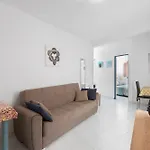 2-bedroom On Cristianos アパート ロスクリスティアーノス