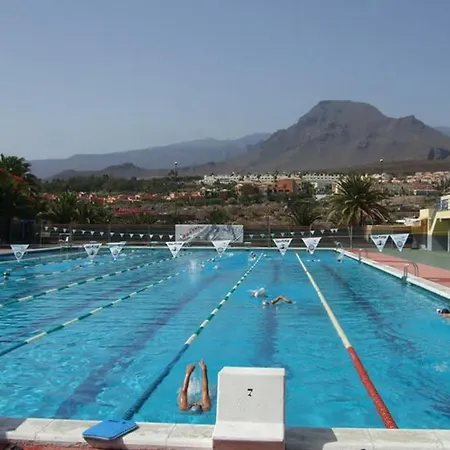 2-bedroom Exclusive Cristianos *